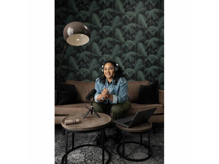 SHURE 
MV7-K-BNDL
  
    
      
        
      
    
  
                  Motiv MV7-K Micrófono vocal dinámico. Hibrid