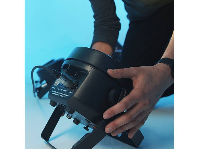 Cameo ROOT® PAR BATTERY - Foco PAR a pilas con 5 LED RGBW de 4 W