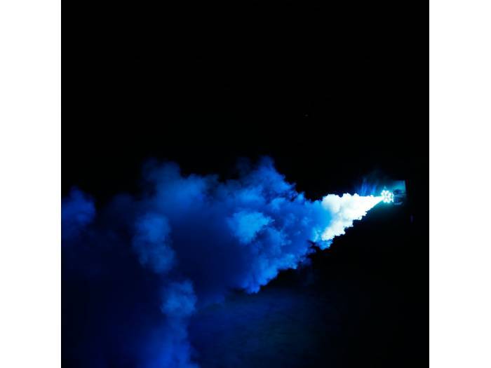 Cameo STEAM WIZARD 2000 - Máquina de niebla con LED RGBA que añaden efectos de color a la niebla