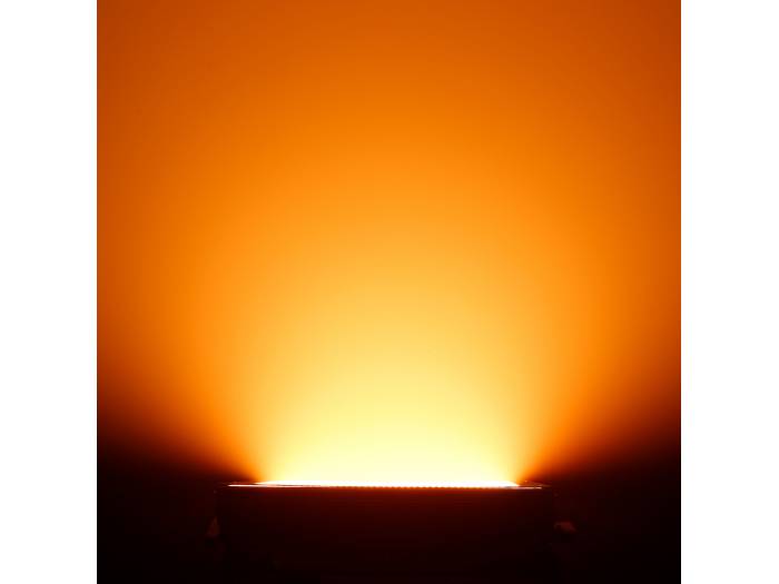 Cameo THUNDER® WASH 600 RGBW - 3 en 1 Estroboscopio, Cegador y Luz de Lavado - 15