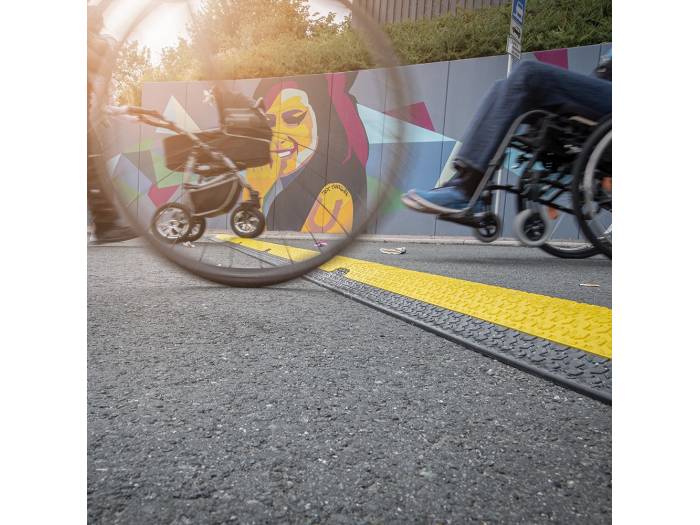 Defender MICRO 2 - Pasacables con 2 canales