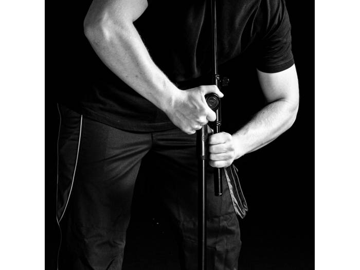 Gravity TMS 4321 B - Soporte de micrófono serie Touring con jirafa estándar - 16