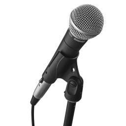 SHURE SM58 Quality Bundle Micrófono + Soporte