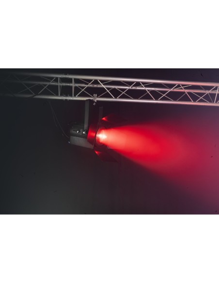 AFX TLIGHT-RGBW PROYECTOR FRESNEL DE LED RGBW 200W PARA TEATRO Y ESCENARIOS