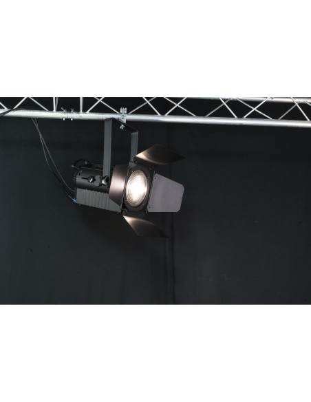 AFX TLIGHT-RGBW PROYECTOR FRESNEL DE LED RGBW 200W PARA TEATRO Y ESCENARIOS