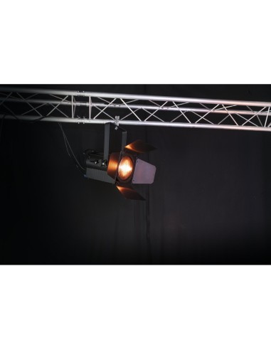 AFX TLIGHT-RGBW PROYECTOR FRESNEL DE LED RGBW 200W PARA TEATRO Y ESCENARIOS