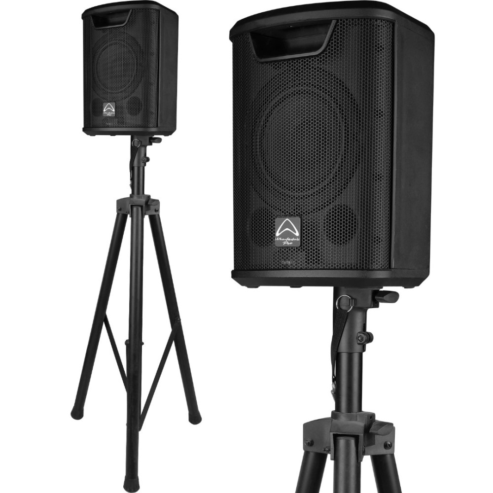 Wharfedale Pro EZ-A colocado sobre soporte de altavoz