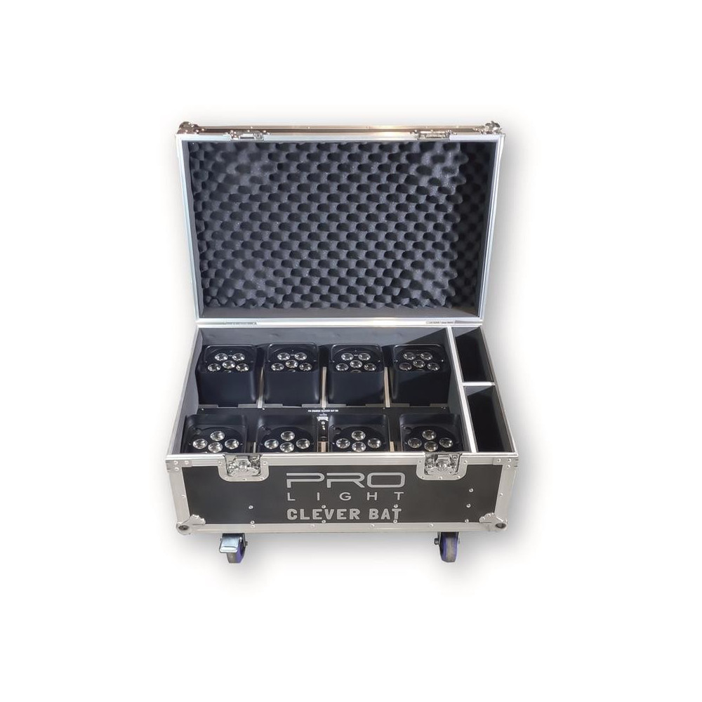 Flightcase abierto con 8 focos ProLight Clever Bat