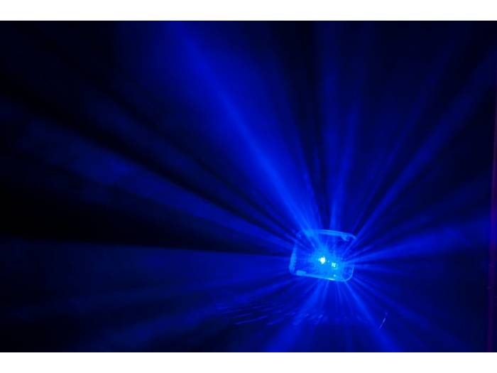 IBIZA LIGHT DERBI MULTI - EFECTO 'DERBY' MULTI HAZ DE LED CONTROLADO POR DMX