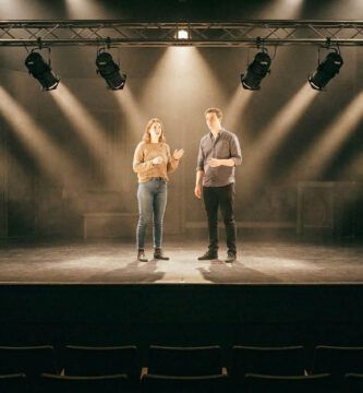 ejemplo de luz frontal sobre teatro